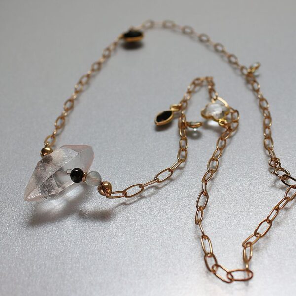 Zaufanie intuicji - delikatny choker z Diamentem z Herkimer, akwamarynem, czarnym turmalinem, onyksem, topazem - obrazek 6