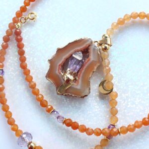 Vitality and Power of Creation – Necklace with agate druse, amethyst and sunstone